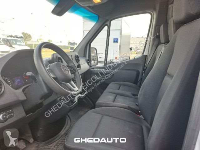 Véhicule utilitaire Mercedes MERCEDES -BENZ...