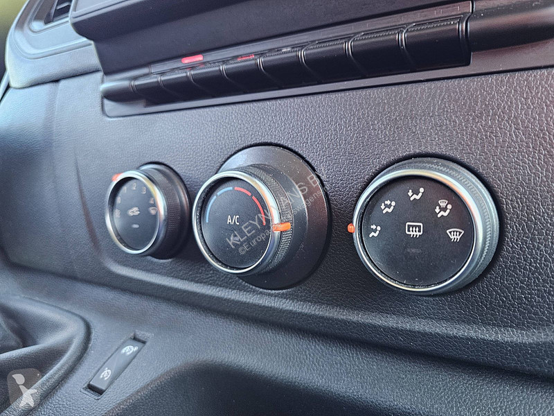 عربة نفعية Renault 2.3 Bakwagen Laadklep!
