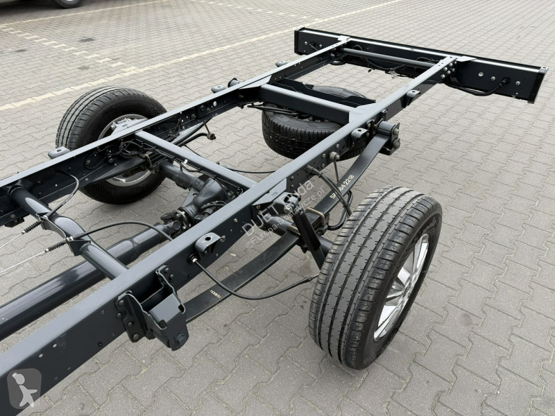 Лекотоварен автомобил Iveco 35S18 H