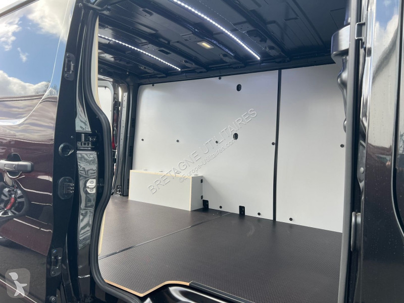 Furgoneta Renault TRAFIC III FG NEUF: NOIR...