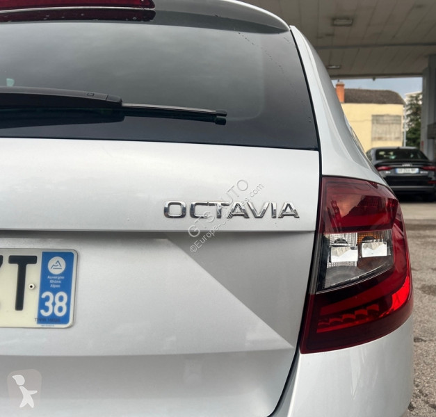 عربة نفعية Skoda OCTAVIA COMBI 1.4 TSI 150CH...