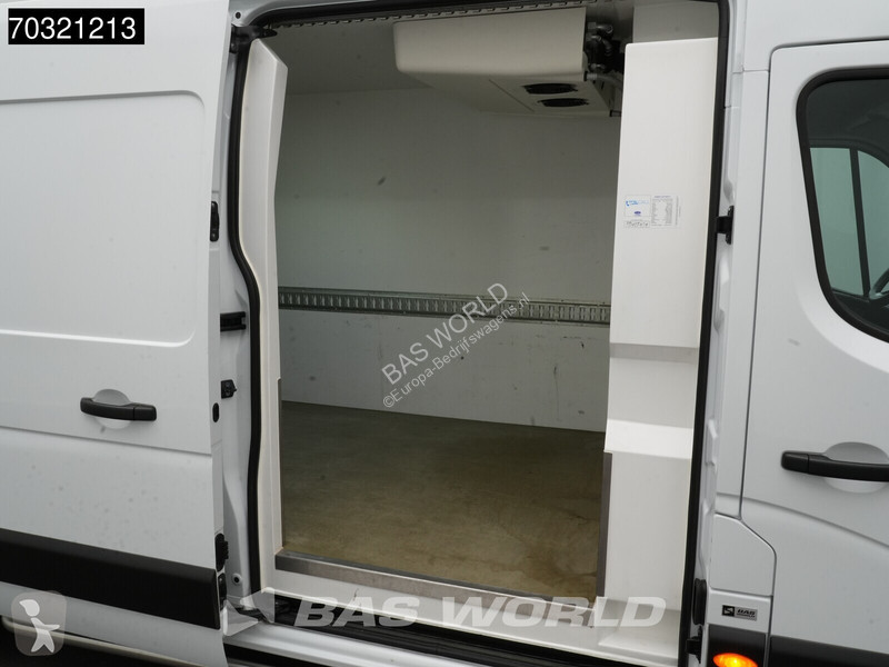 Furgoneta Renault Koelwagen L3H2 Carrier Xarios...