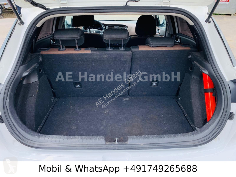 Samochód dostawczy Hyundai i20 blue Trend 1,4 L...
