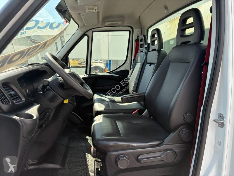 Véhicule utilitaire Iveco CCb 35C16H3.0 L -...