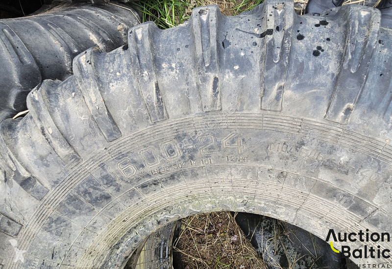 Furgoneta  Tires
