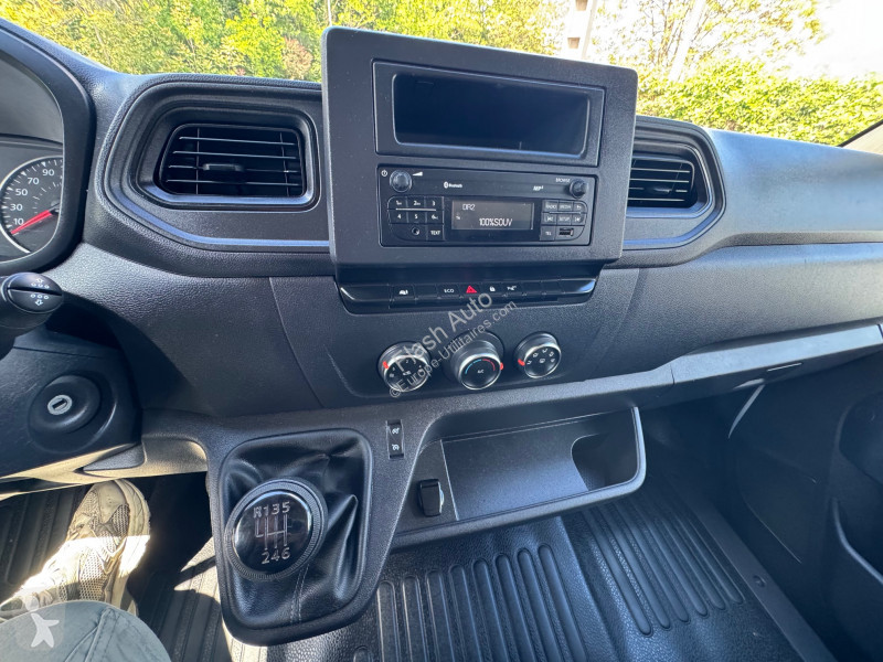 Véhicule utilitaire Renault MASTER III  L1H2...