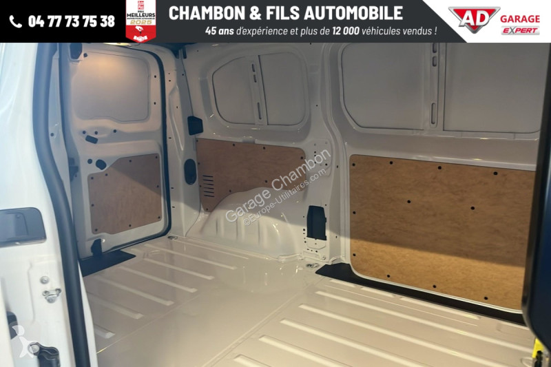Véhicule utilitaire Peugeot Fourgon M DIESEL...