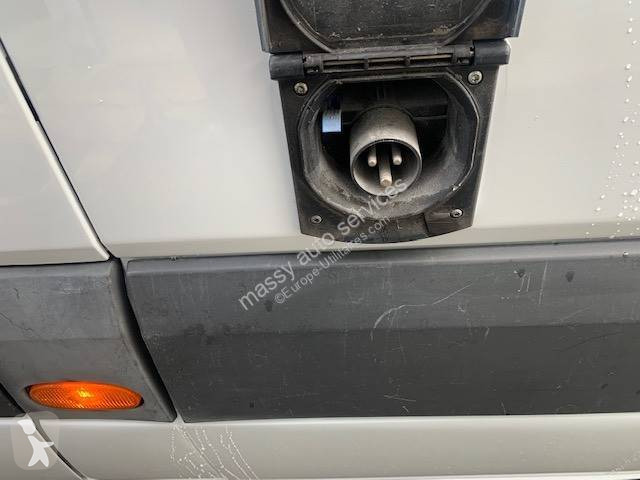 Samochód dostawczy Mercedes