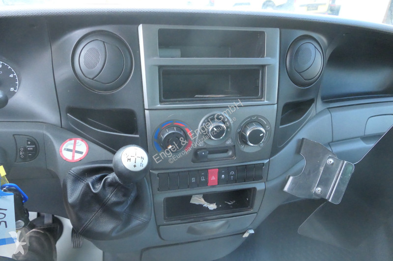 Véhicule utilitaire Iveco Daily 35 S11 C30C...