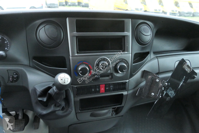Iveco Daily 35 S11 C30C AUTOMATIK KAMERA Regale...