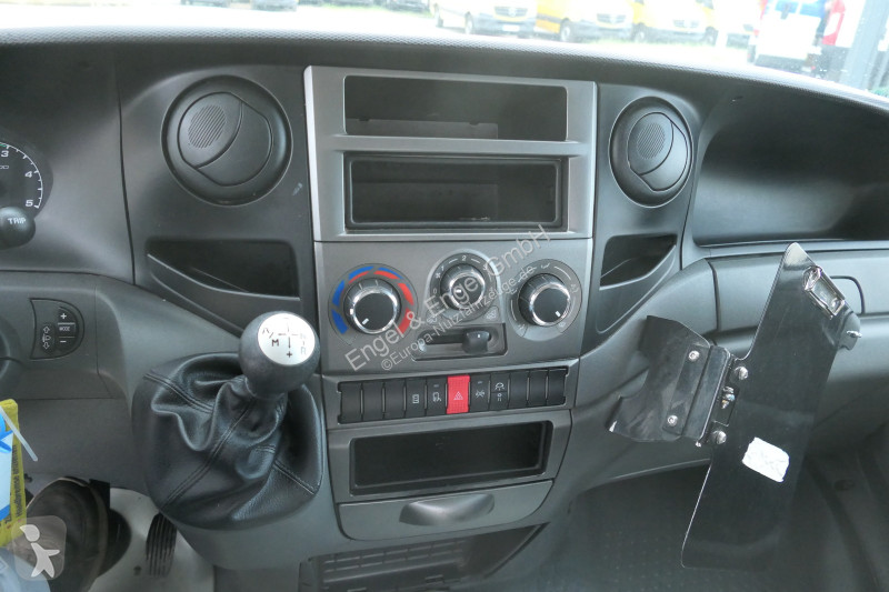 Лекотоварен автомобил Iveco Daily 35 S11 C30C...