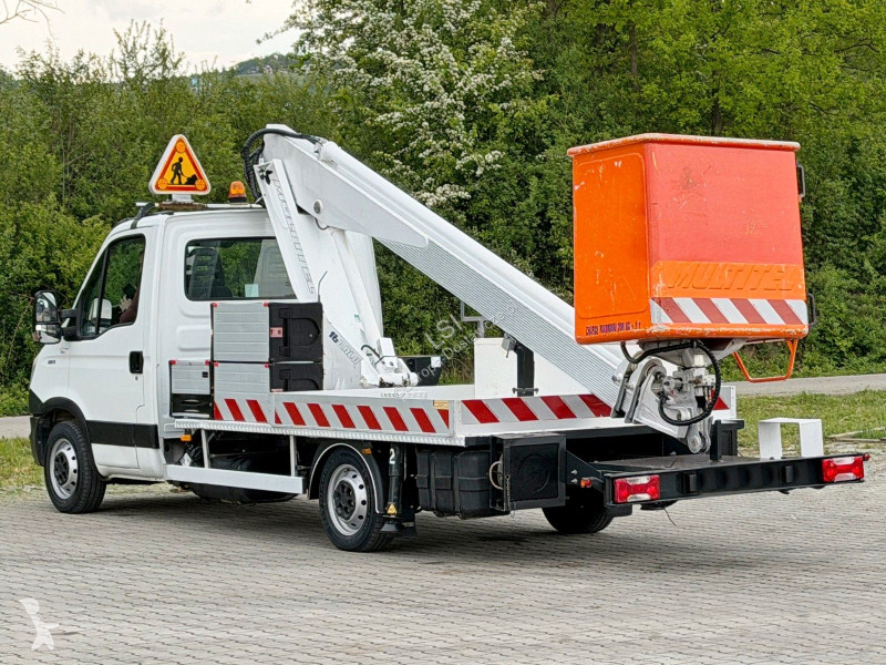 Samochód dostawczy Iveco DAILY...