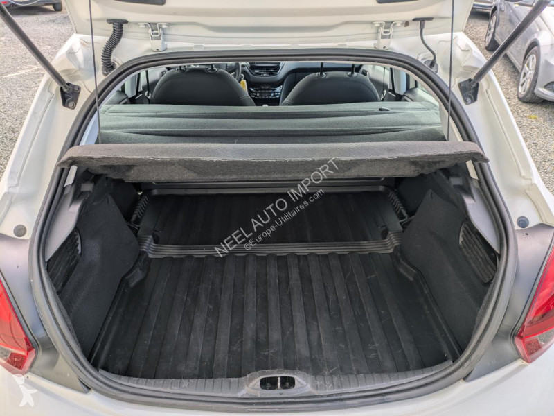 Véhicule utilitaire Peugeot 208 AFFAIRE 1.6...
