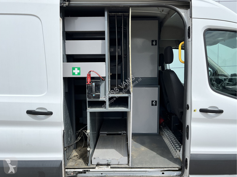 Véhicule utilitaire Ford 2.0 TDCI 130PK L2H2...