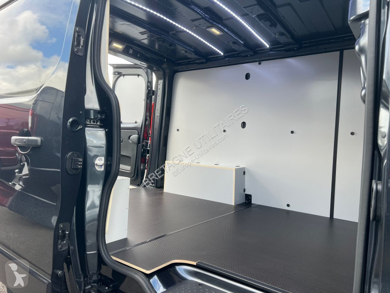 Véhicule utilitaire Renault TRAFIC III FG NEUF:...