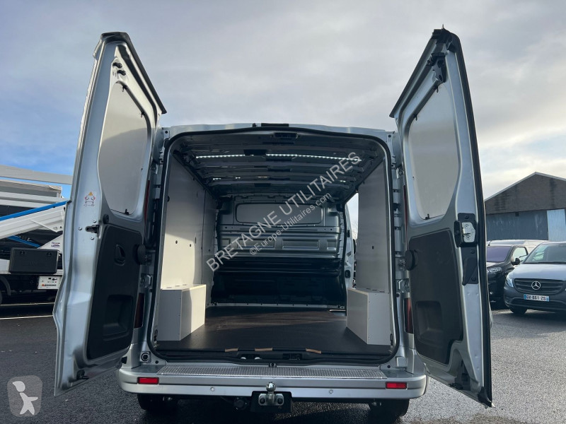 Véhicule utilitaire Renault TRAFIC III FG NEUF:...