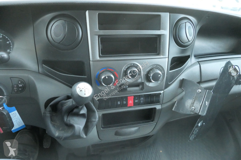 Iveco Daily 35 S11 C30C AUTOMATIK KAMERA Regale...