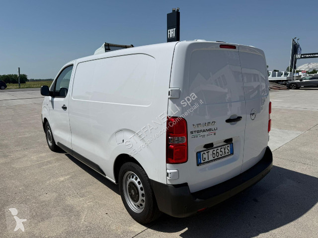 عربة نفعية Opel VIVARO 2.0 145CV L2H1