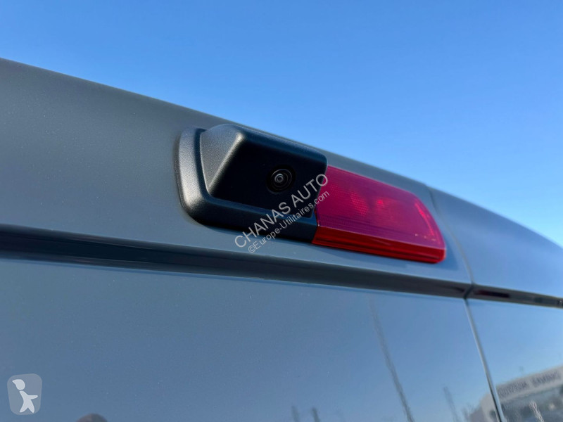 Véhicule utilitaire Renault L2H1 3T DCI 150...