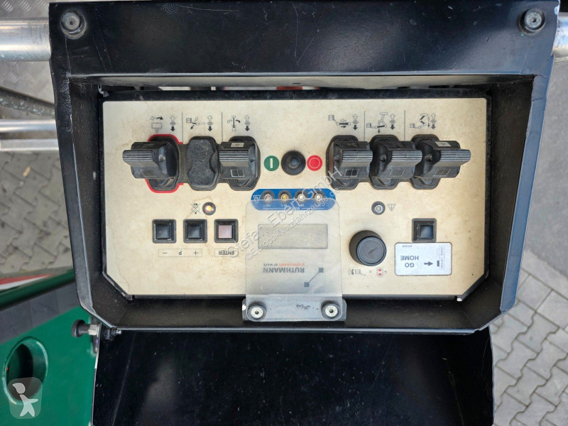 Véhicule utilitaire Mercedes 314 Hubsteiger