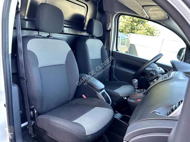 Véhicule utilitaire Renault 1.5 Blue dci 95...