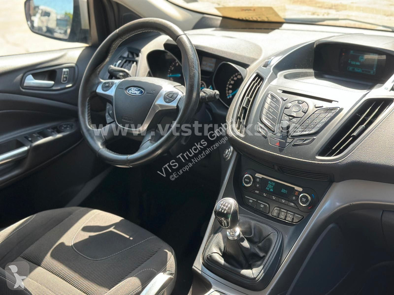 عربة نفعية Ford Sync Edition