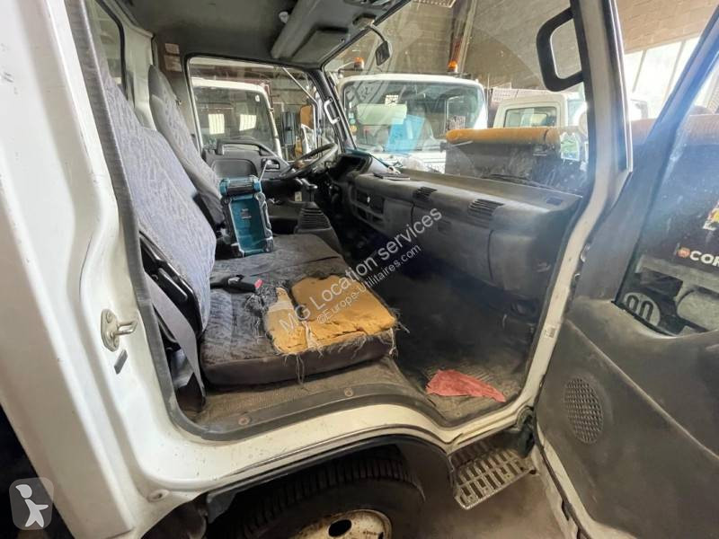 عربة نفعية Isuzu