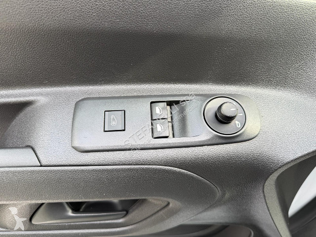 عربة نفعية Citroën BERLINGO M CLUB 130 EAT 8