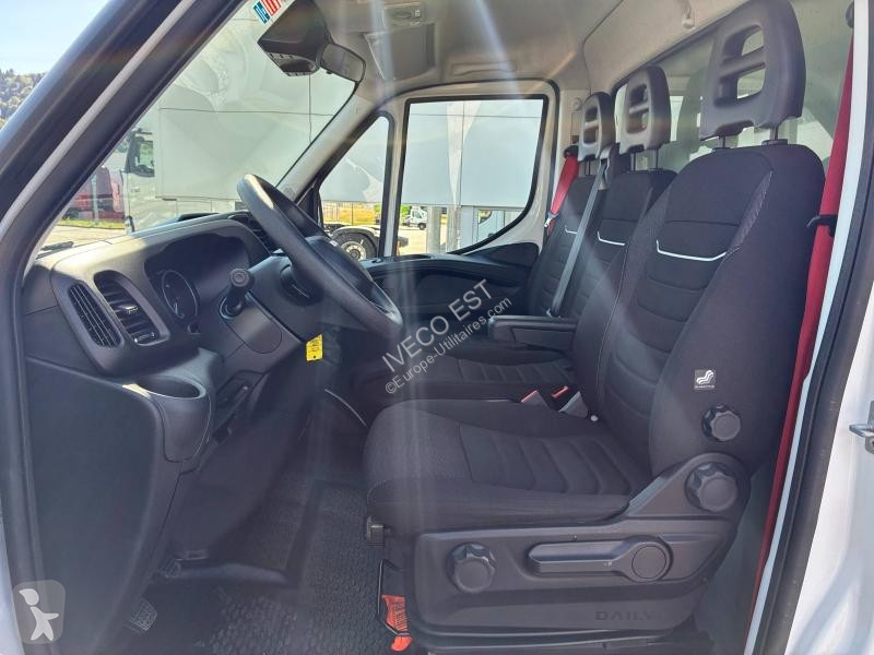 Véhicule utilitaire Iveco 3.0 - Caisse 20 m3 +...