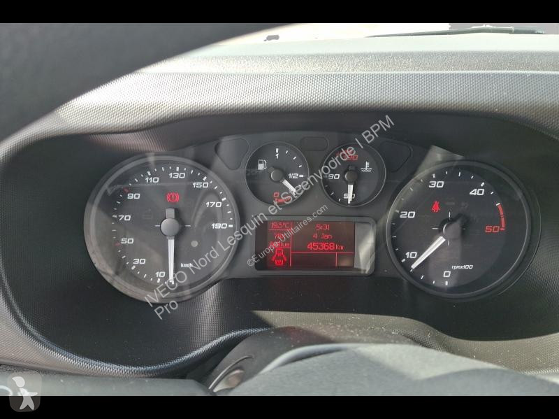Véhicule utilitaire Iveco CCb 35C16H...