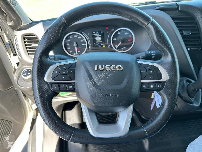 Véhicule utilitaire Iveco 35S16A8V12P DAILY...