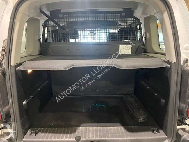 عربة نفعية Peugeot