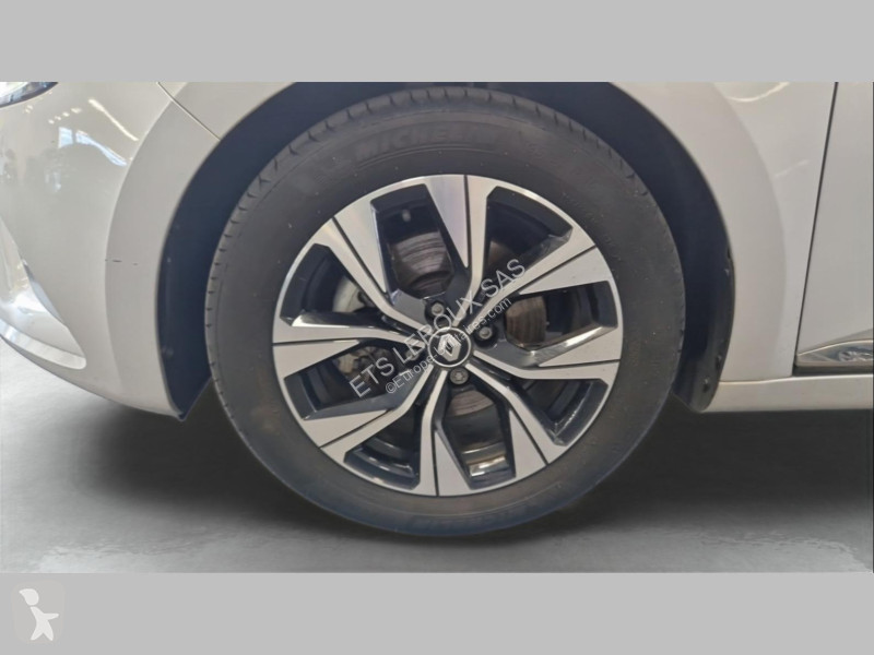 عربة نفعية Renault CLIO V