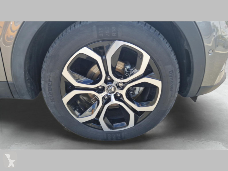 عربة نفعية Renault ARKANA