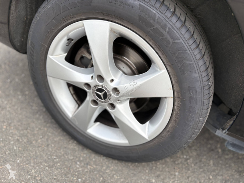 Véhicule utilitaire Mercedes Classe V...