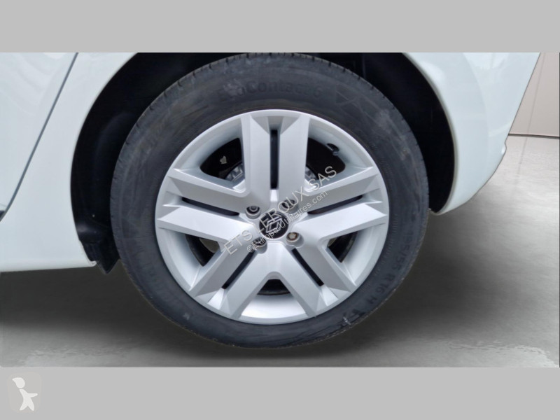 عربة نفعية Renault CLIO V