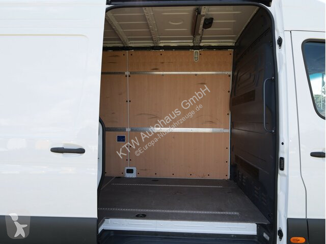 Коммерческий автомобиль Mercedes Sprinter 317...