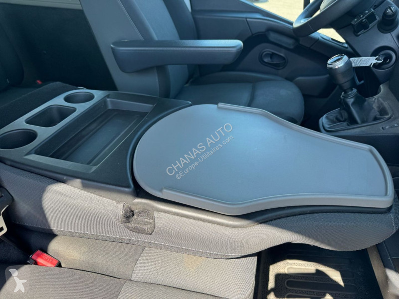 عربة نفعية Renault L2H2 2.3 dCi 145 9PL 9 places