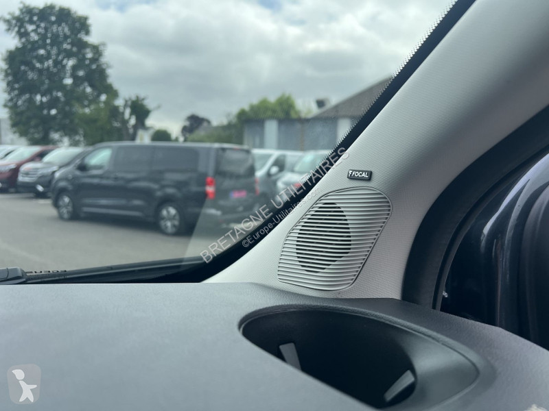 Véhicule utilitaire Renault TRAFIC III FG NEUF:...