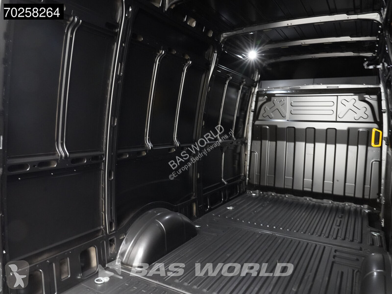 Véhicule utilitaire Iveco 35S21 210PK 3.0L...