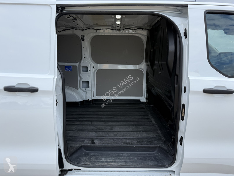 Véhicule utilitaire Ford 2.0 136PK L1H1 LED...