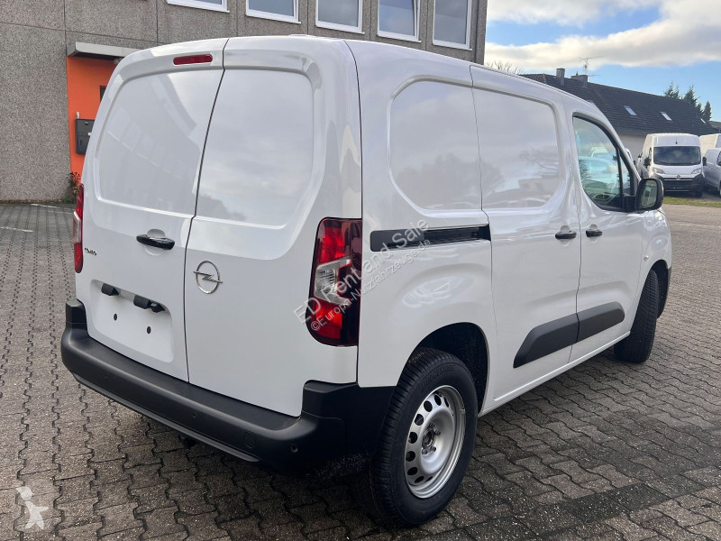 Véhicule utilitaire Opel Cargo...