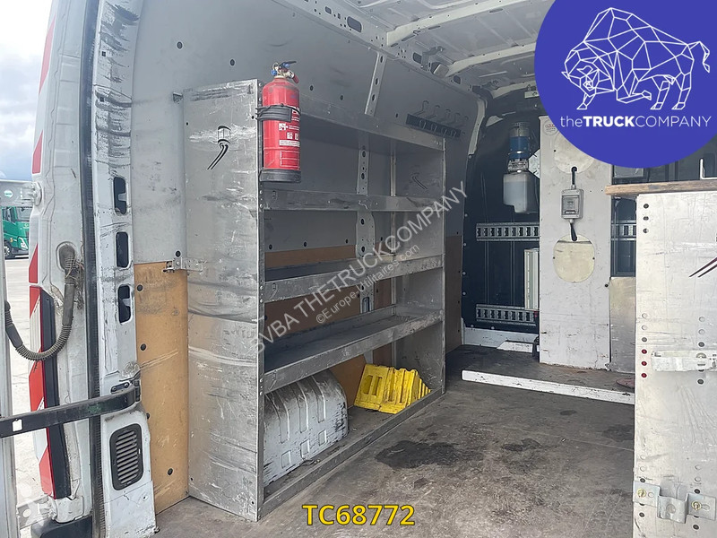 Samochód dostawczy Renault 145.35 nacelle