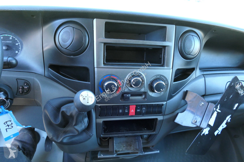 Iveco Daily 35 S11 C30C AUTOMATIK KAMERA Regale...