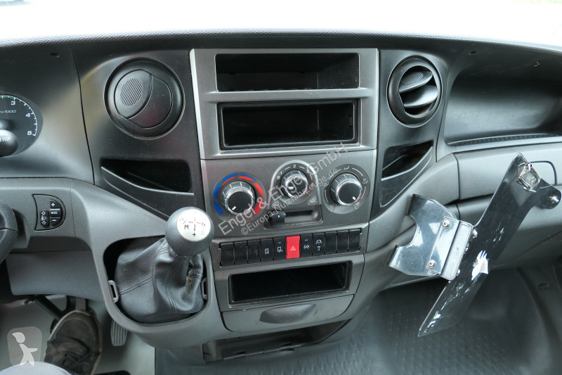 Iveco Daily 35 S11 C30C AUTOMATIK KAMERA Regale...