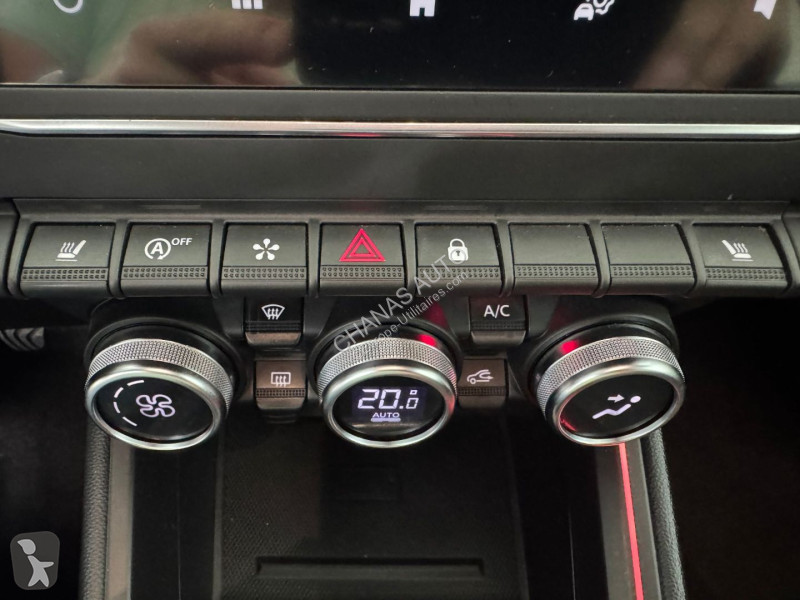 Лекотоварен автомобил Renault 1.0 TCe 100 Intens
