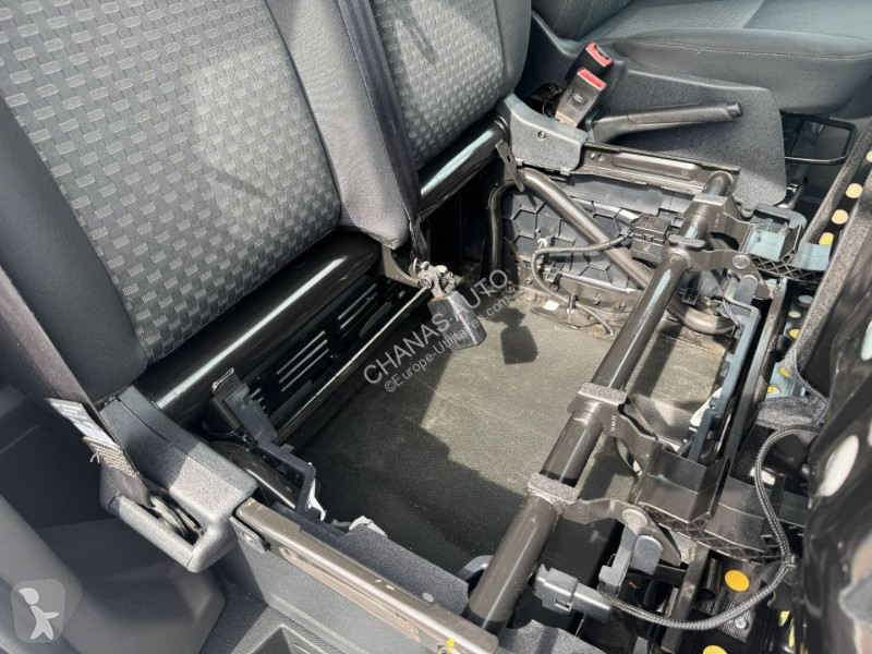 Véhicule utilitaire Ford 320 L1H1 2.0 TDCi 130...