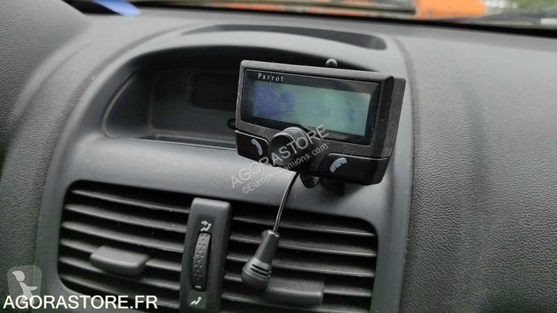 Коммерческий автомобиль Renault CLIO