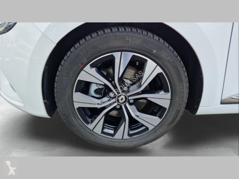 عربة نفعية Renault CLIO V