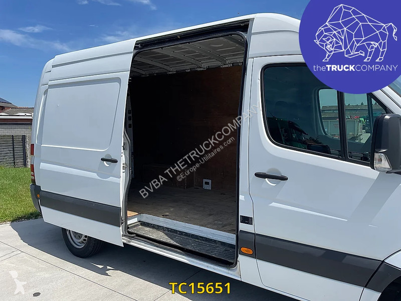 Mercedes 213 37s Transporter